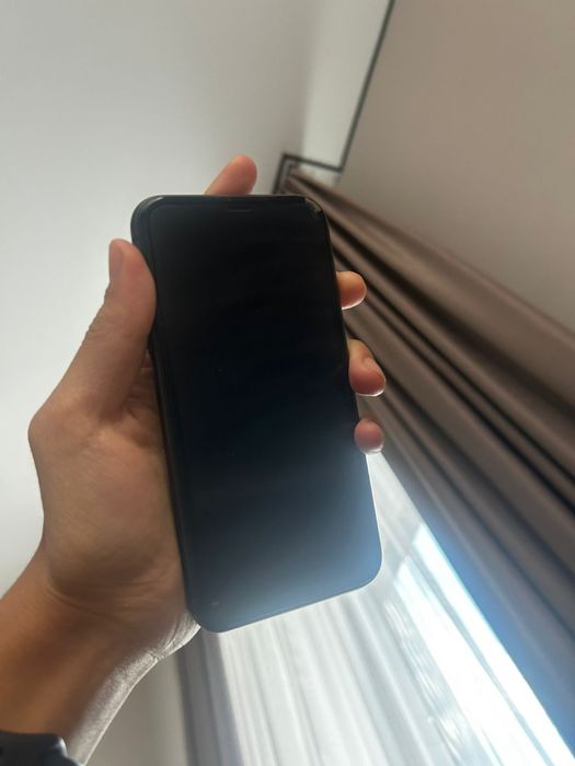 Продам 11 айфон