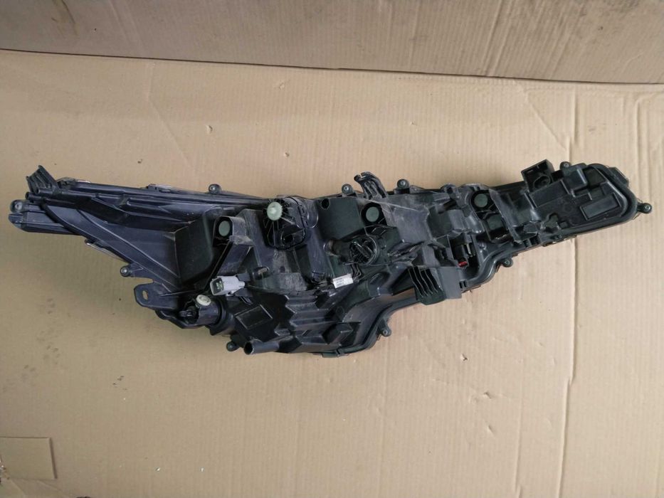 Фар десен за Toyota Corolla E21 2019