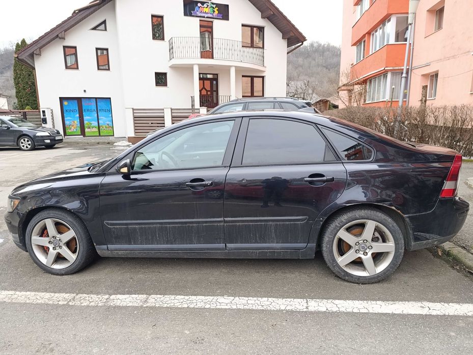 Vând Volvo S40 pentru dezmembrări