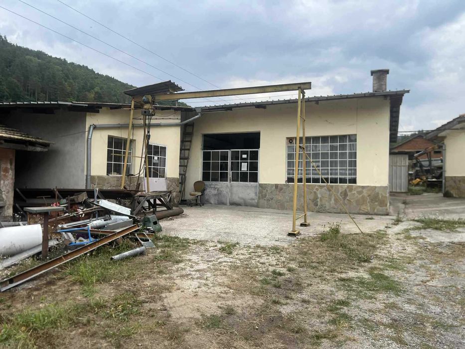 Дава се под наем Промишлена сграда в Габрово, Хаджицонев мост - 360 кв.м за 510 € - Снимка #1