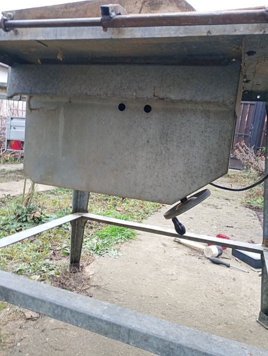 Circular cu masa 220v