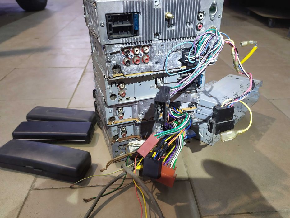 Авто CD-та с падащи панели.