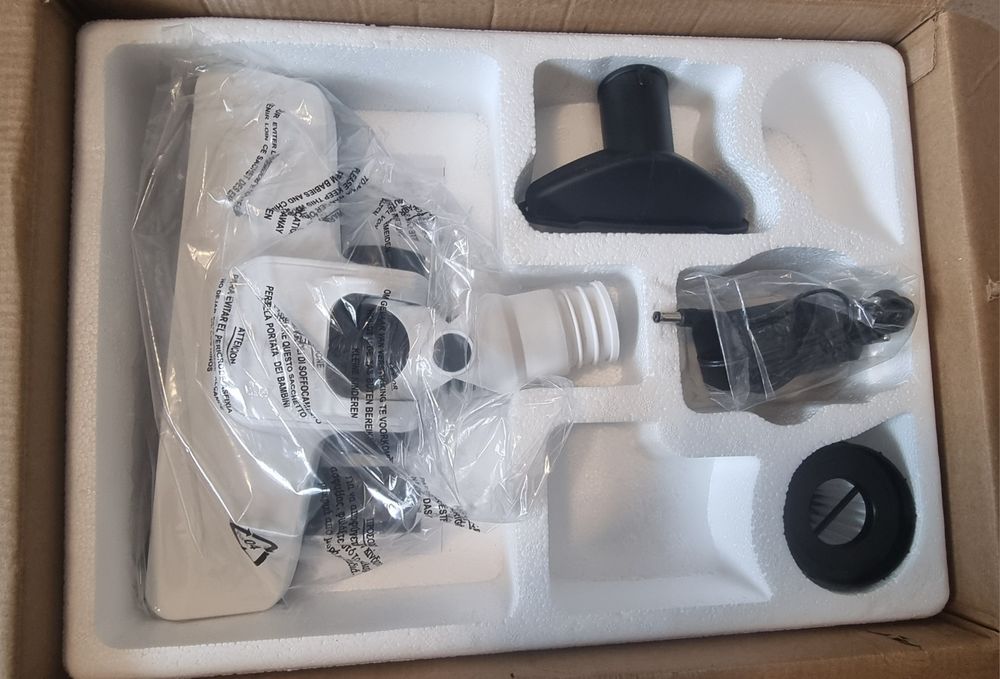 Правостояща прахосмукачка VersLife 180w