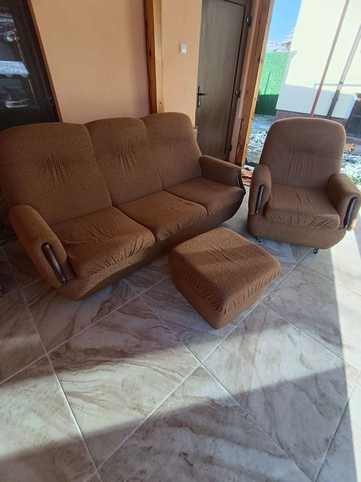 Разтегателен диван