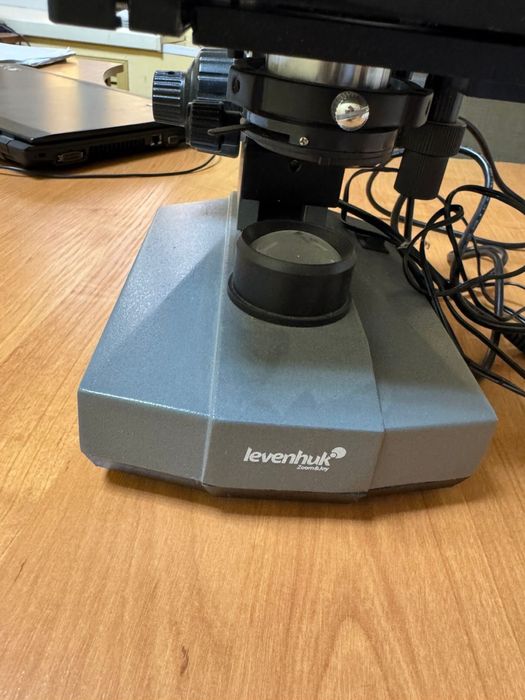 Микроскоп бренда Levenhuk