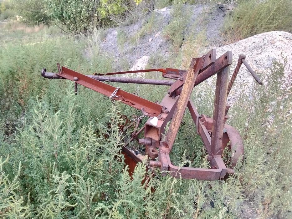 Продам трактор  плуг культиватор