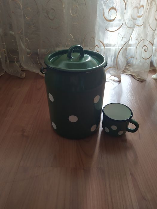 Помпа, бидон эмалированный с кружкой
