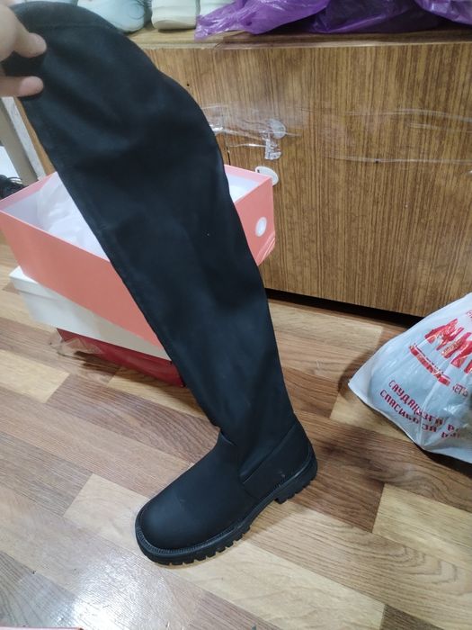 Отдам даром обувь