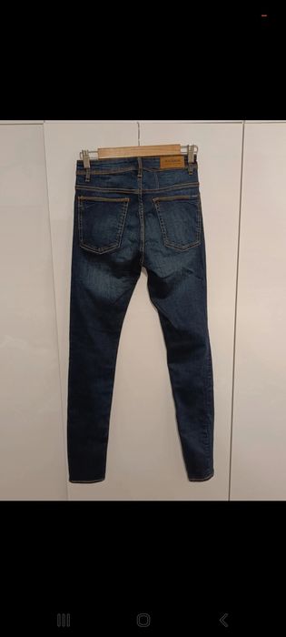 Blugi Pull&Bear noi cu eticheta