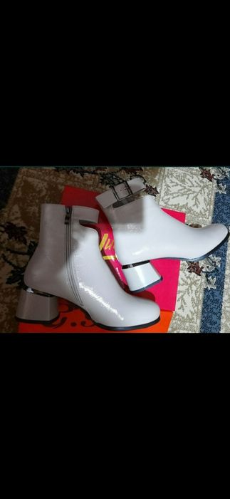 Продаются сапожки 12000тенге