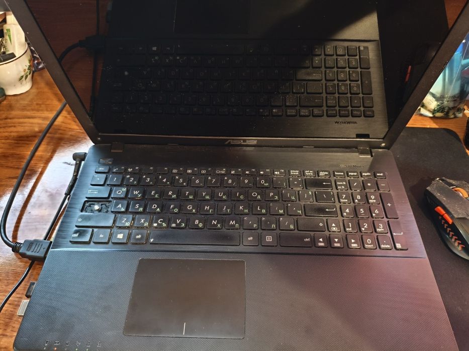 Vând Laptop asus X552L i3 placa video 820m