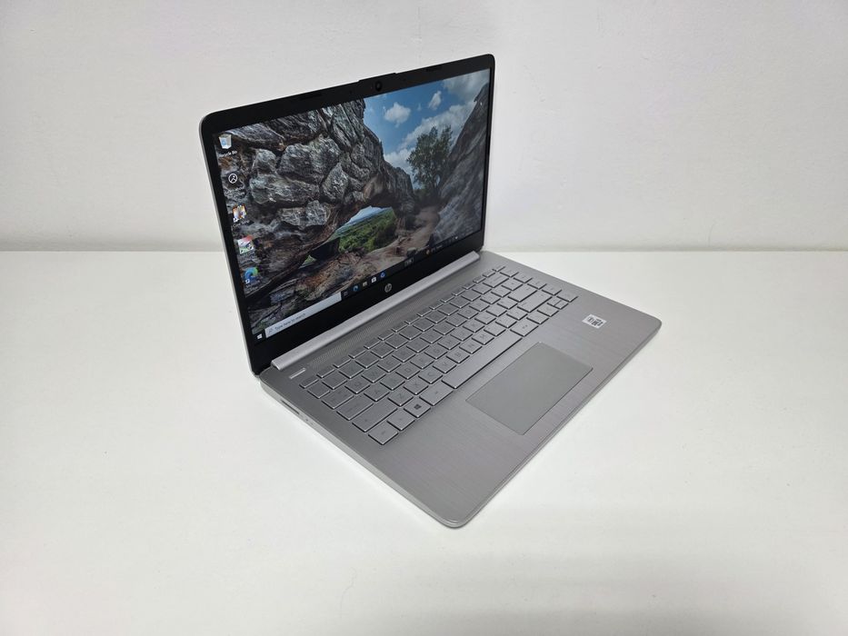 Laptop HP 14  i5-1035G1 14" FullHD 8gb 256ssd . Garantie 12 luni