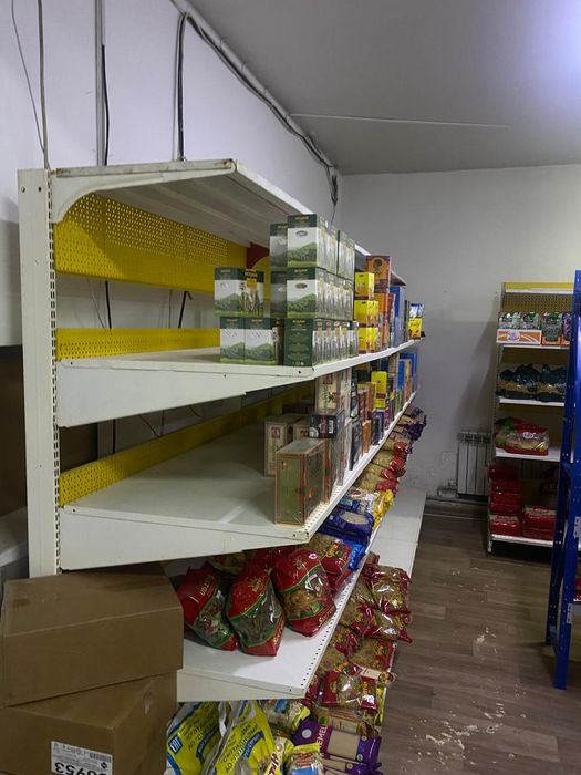 Металлические полки для магазина