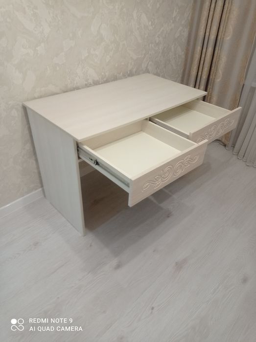 Продам стол 15000