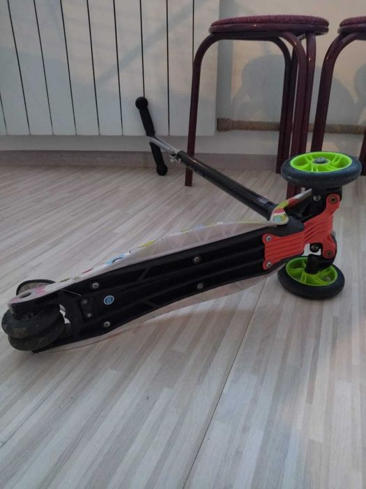 Самокат детский в отличном состоянии