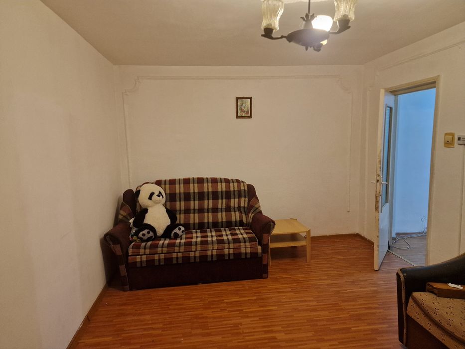 Apartament o camera,40mp,decomandat,Dărmănești, centrala,termopane