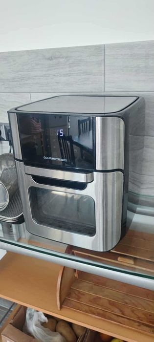Vând fripteuza cu aer cald Gourmetmaxx model GLA-1003,