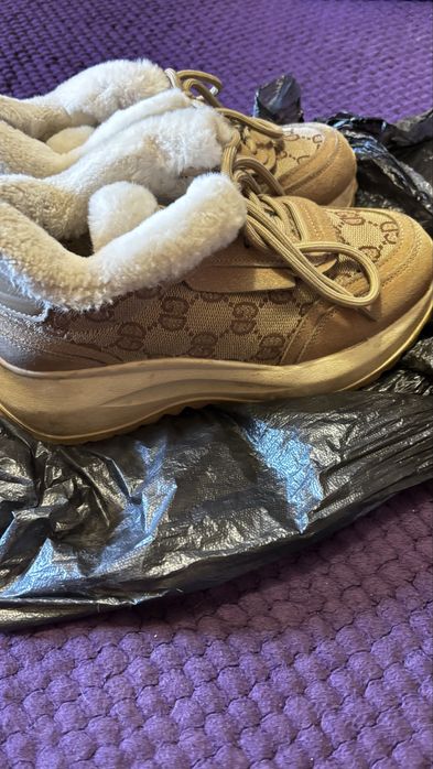 Отдам обувь за шоколадку