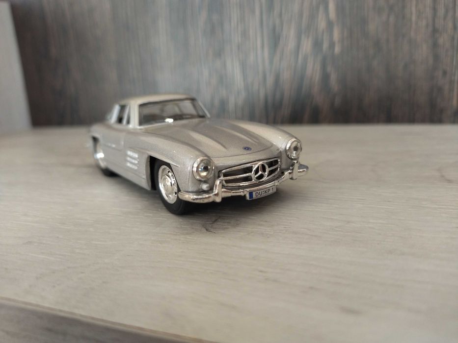 Метална количка Mercedes- Benz 300 SL !!!
