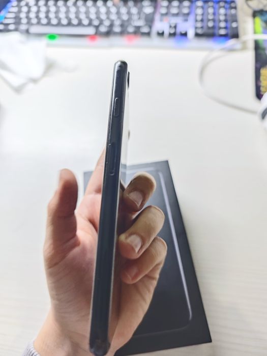 Продам iPhone 7 128 ГБ АКБ 100%