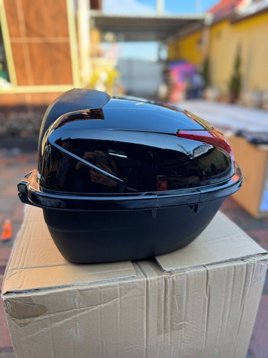 Portbagaj cutie / negru lucios cu cheie