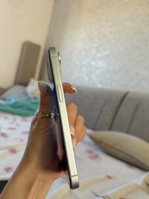 Продам Iphone 15