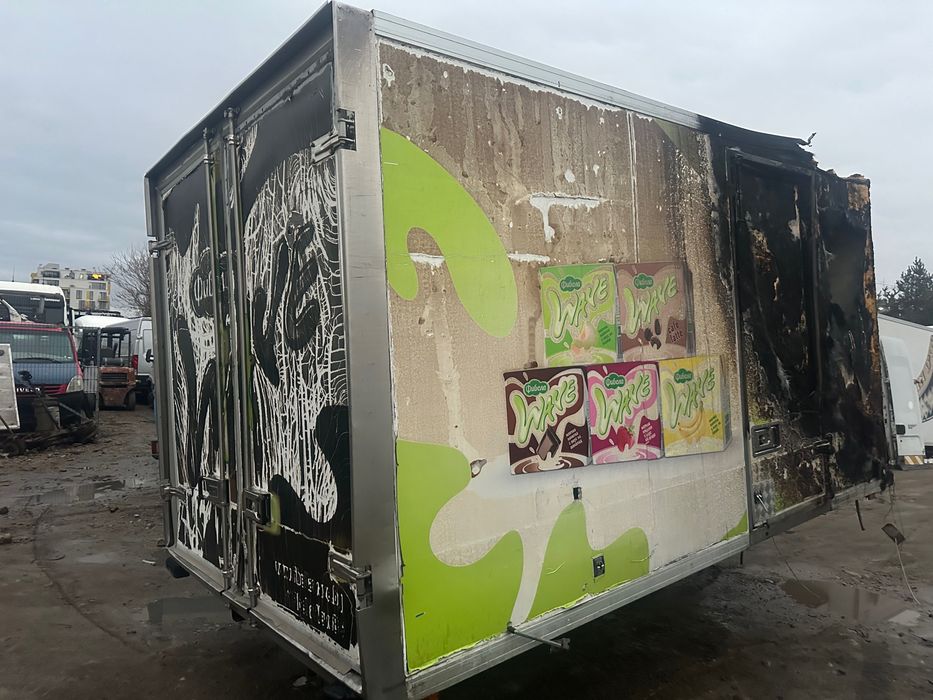 Хладилен фургон от ивеко за лек ремонт