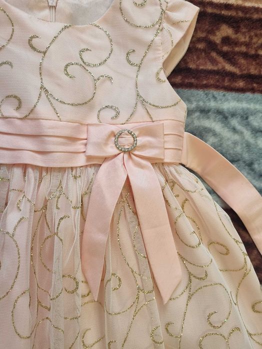 Продам детские платья