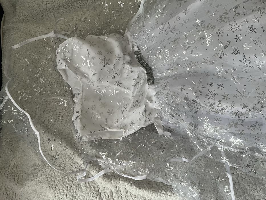 Продам костюм снежинки