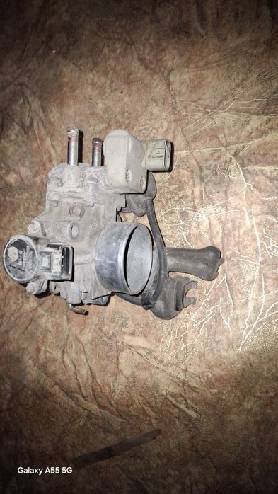 Продам дроссельную заслонку