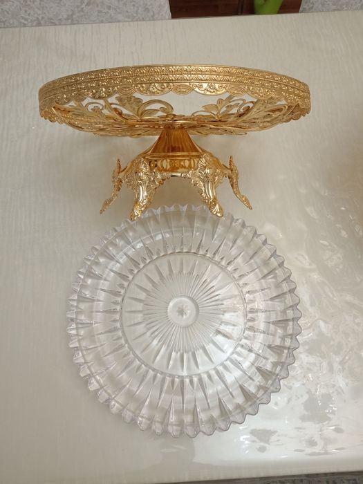 Тортница  продам