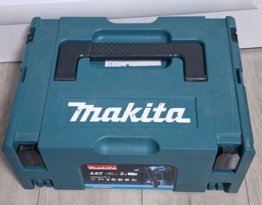 Винтоверт и бормашина Makita 18V