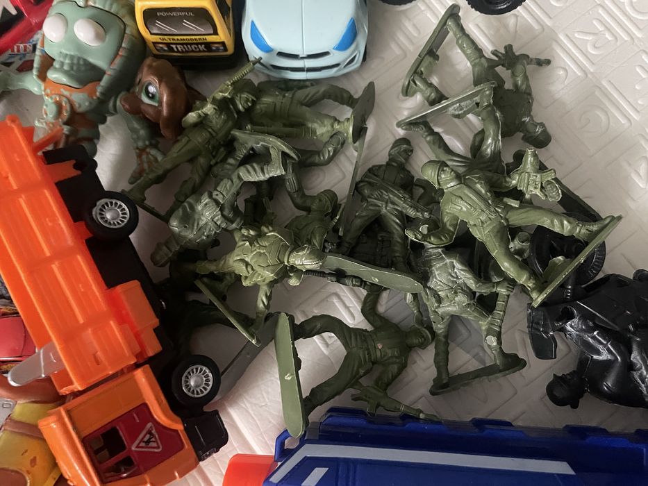 5 пакетов игрушек