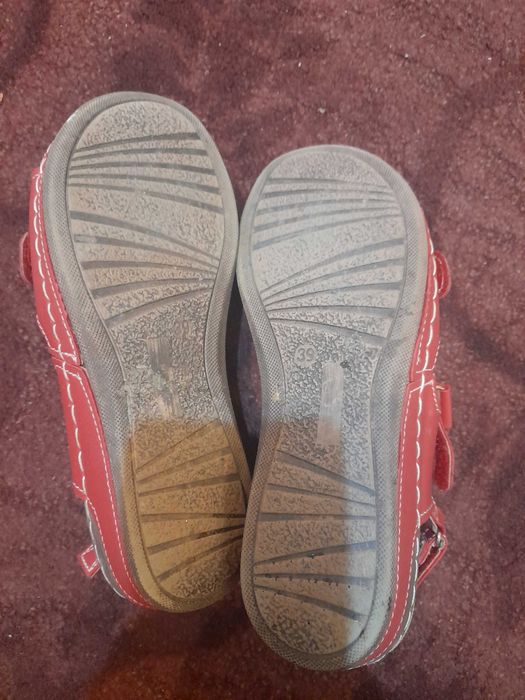 Червени сандали - без забележки!
