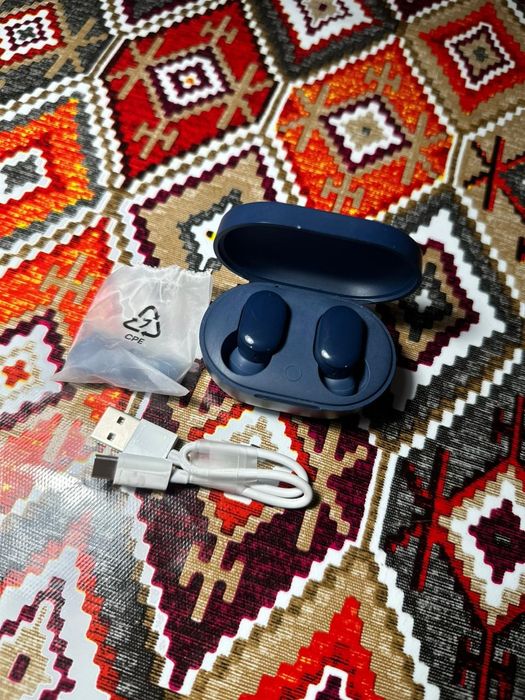 Айрдотс и блитуз наушники