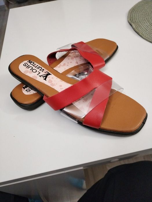 Нови кожени чехли с прозрачна част