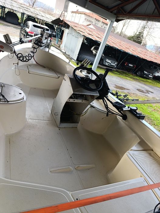 Лодка с мотор 15к.с.