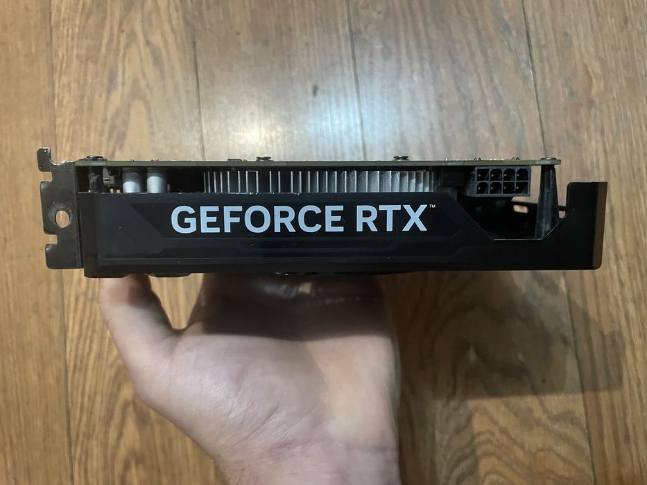 Vând /schimb RTX 4060 în stare perfectă de funcționare. Accept orice test.
