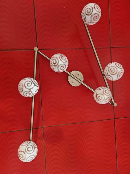 Lustra reglabila led