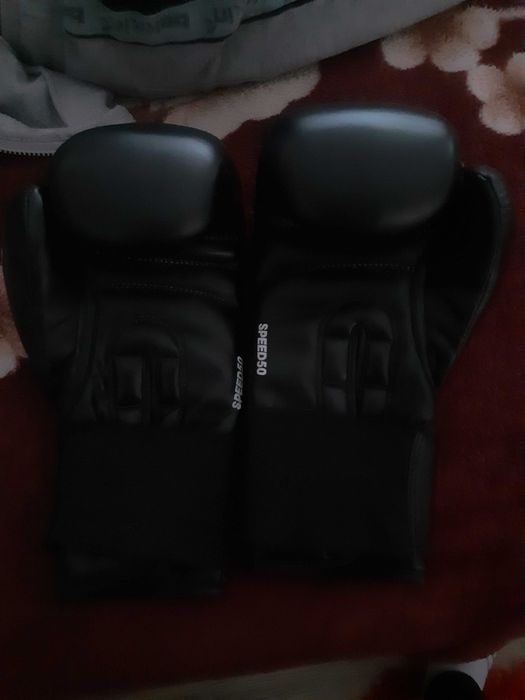 Vand manusi de box intr-o stare foarte buna!