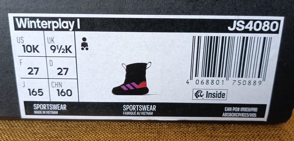 Нови ADIDAS зимни ботуши, 27 номер.