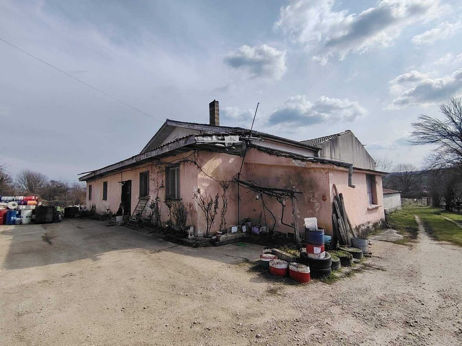 Бивша кланица в гр. Ловеч !