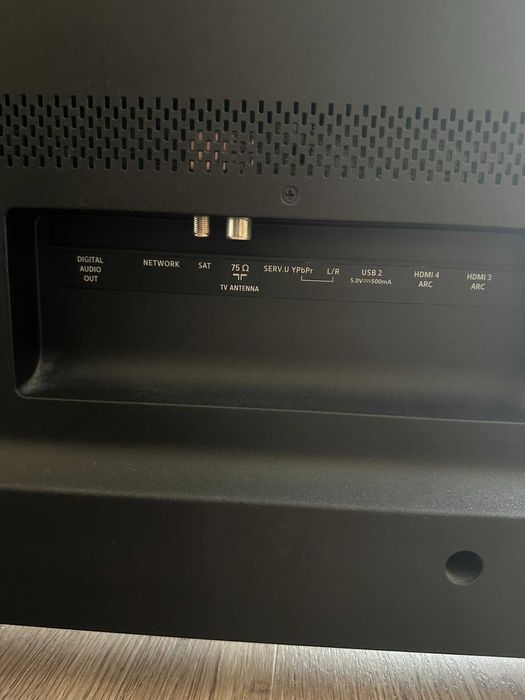 Продавам Philips 55PUS7304/12 – 55” 4K Ambilight с дефект в екрана