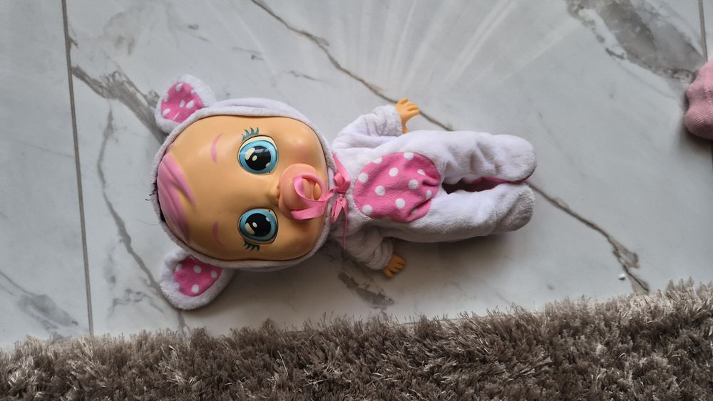 Продавам кукли и край бейби