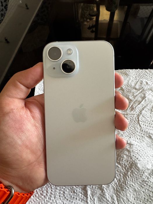Телефон iphone 15