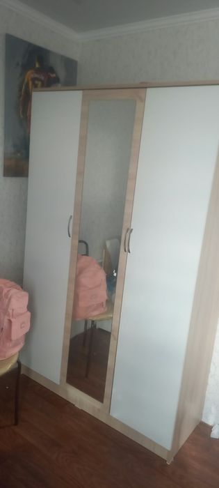 шкаф новый купили недавно