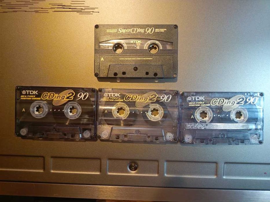 Аудио кассеты тип II TDK и MAXELL. Разные.