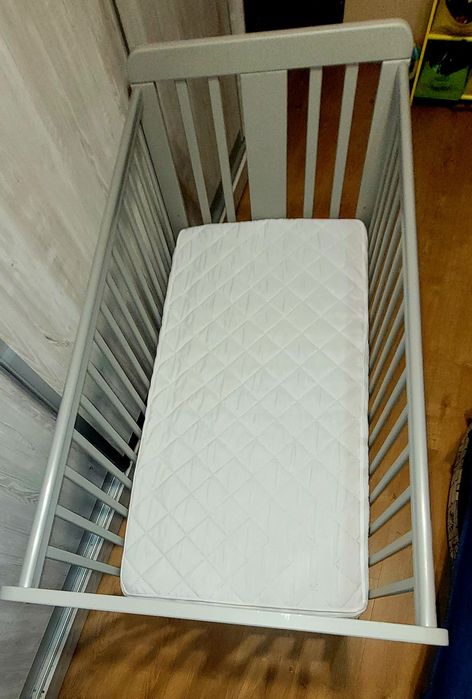 Patut pentru bebeluși marca Woodies