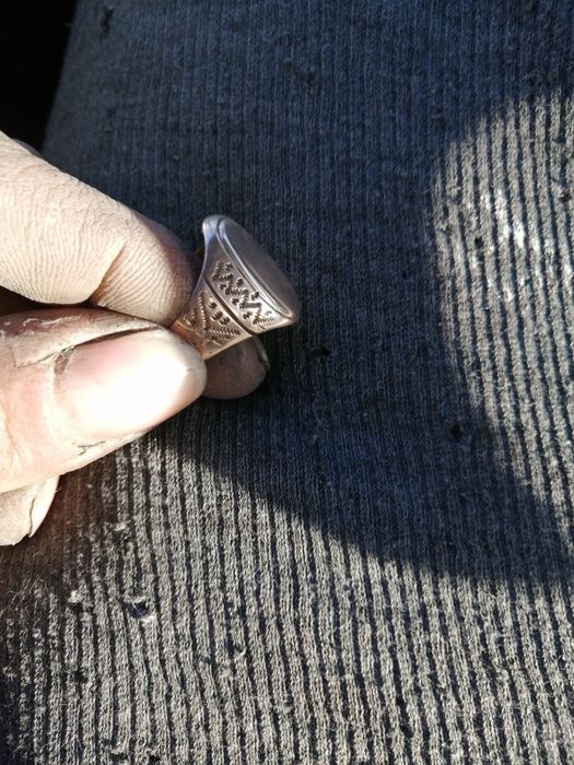 Кольцо, печатка под золото.