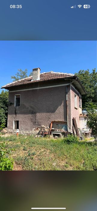Продава се къща в село Върбица